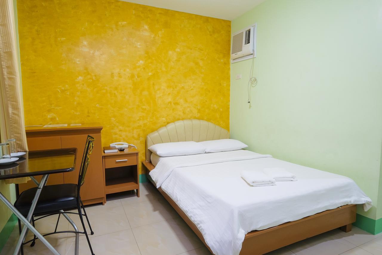 Japi Hotel - Annex Cauayan City  Exterior photo